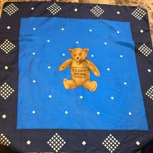Vintage Scarf Peek, Frean’s Teddy Bear Biscuits!
